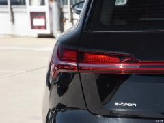 Модель 55 quattro 2019 года 2019 55 quattro fashion model Фото 38 из 47