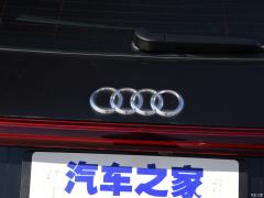 Модель 55 quattro 2019 года 2019 55 quattro fashion model Фото 41 из 47