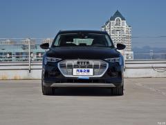 Модель 55 quattro 2019 года 2019 55 quattro fashion model Фото 2 из 47