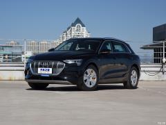 Модель 55 quattro 2019 года 2019 55 quattro fashion model Фото 1 из 47