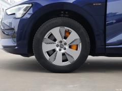 Модель 55 quattro 2019 года 2019 55 quattro fashion model Фото 42 из 73