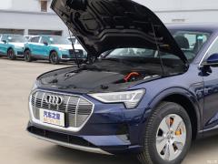 Модель 55 quattro 2019 года 2019 55 quattro fashion model Фото 8 из 73