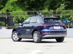 Модель 55 quattro 2019 года 2019 55 quattro fashion model Фото 5 из 73