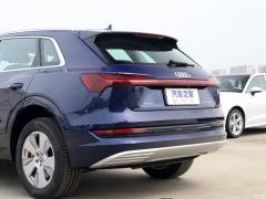Модель 55 quattro 2019 года 2019 55 quattro fashion model Фото 54 из 73