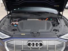 Модель 55 quattro 2019 года 2019 55 quattro fashion model Фото 9 из 73