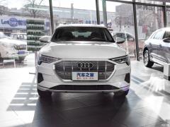 Модель 55 quattro 2019 года 2019 55 quattro fashion model Фото 17 из 145