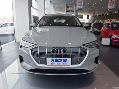 Модель 55 quattro 2019 года 2019 55 quattro fashion model Фото 10 из 145