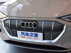 Модель 55 quattro 2019 года 2019 55 quattro fashion model Фото 100 из 145