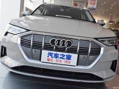 Модель 55 quattro 2019 года 2019 55 quattro fashion model Фото 93 из 145