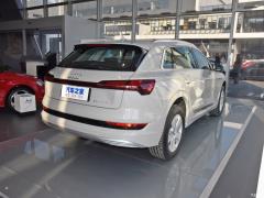 Модель 55 quattro 2019 года 2019 55 quattro fashion model Фото 15 из 145