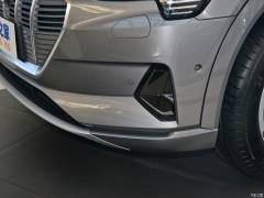 Модель 55 quattro 2019 года 2019 55 quattro fashion model Фото 20 из 49