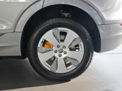Модель 55 quattro 2019 года 2019 55 quattro fashion model Фото 33 из 49