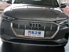 Модель 55 quattro 2019 года 2019 55 quattro fashion model Фото 8 из 49