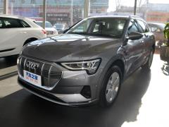 Модель 55 quattro 2019 года 2019 55 quattro fashion model Фото 1 из 49