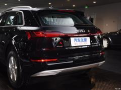 Модель 55 quattro 2019 года 2019 55 quattro fashion model Фото 34 из 45