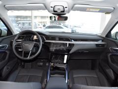 Фото Audi e-tron 