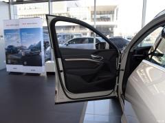 Модель 55 quattro 2019 года 2019 55 quattro fashion model Фото 171 из 334