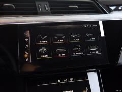 Модель 55 quattro 2019 года 2019 55 quattro fashion model Фото 25 из 334