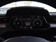 Модель 55 quattro 2019 года 2019 55 quattro fashion model Фото 8 из 334
