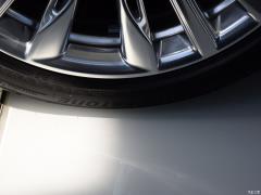 Рестайлинг 740Li xDrive Huacai Custom Limited Edition 2019 года 2019 facelift 740Li xDrive Huacai customized limited edition Фото 23 из 45