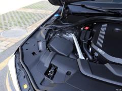 Обновленный спортивный костюм 740Li xDrive Executive M 2019 года 2019 facelifted 740Li xDrive executive M sports suit Фото 15 из 122