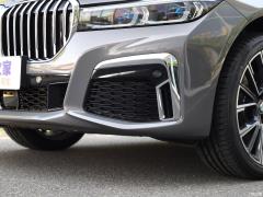 Обновленный спортивный костюм 740Li xDrive Executive M 2019 года 2019 facelifted 740Li xDrive executive M sports suit Фото 31 из 122