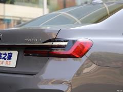 Обновленный спортивный костюм 740Li xDrive Executive M 2019 года 2019 facelifted 740Li xDrive executive M sports suit Фото 65 из 122
