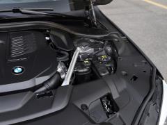 Обновленный спортивный костюм 740Li xDrive Executive M 2019 года 2019 facelifted 740Li xDrive executive M sports suit Фото 17 из 122