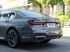 Обновленный спортивный костюм 740Li xDrive Executive M 2019 года 2019 facelifted 740Li xDrive executive M sports suit Фото 56 из 122