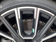 Обновленный спортивный костюм 740Li xDrive Executive M 2019 года 2019 facelifted 740Li xDrive executive M sports suit Фото 54 из 122