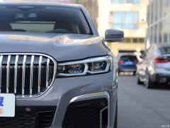 Обновленный спортивный костюм 740Li xDrive Executive M 2019 года 2019 facelifted 740Li xDrive executive M sports suit Фото 28 из 122