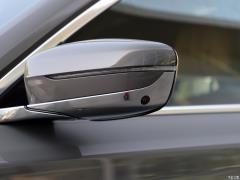 Обновленный спортивный костюм 740Li xDrive Executive M 2019 года 2019 facelifted 740Li xDrive executive M sports suit Фото 34 из 122