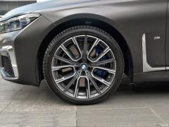 Обновленный спортивный костюм 750Li xDrive V8 M 2019 года 2019 facelifted 750Li xDrive V8 M sports suit Фото 36 из 72
