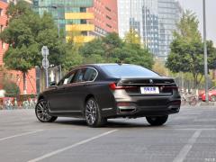Обновленный спортивный костюм 750Li xDrive V8 M 2019 года 2019 facelifted 750Li xDrive V8 M sports suit Фото 5 из 72