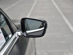 Обновленный спортивный костюм 750Li xDrive V8 M 2019 года 2019 facelifted 750Li xDrive V8 M sports suit Фото 17 из 72