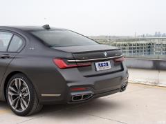 Обновленный спортивный костюм M760Li xDrive V12 2019 года 2019 facelifted M760Li xDrive V12 sports suit Фото 85 из 108