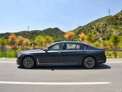 Обновленный спортивный костюм M760Li xDrive V12 2019 года 2019 facelifted M760Li xDrive V12 sports suit Фото 106 из 108