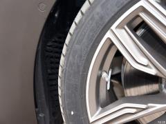 Обновленный спортивный костюм M760Li xDrive V12 2019 года 2019 facelifted M760Li xDrive V12 sports suit Фото 74 из 108
