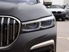 Обновленный спортивный костюм M760Li xDrive V12 2019 года 2019 facelifted M760Li xDrive V12 sports suit Фото 63 из 108