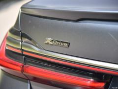 Обновленный спортивный костюм M760Li xDrive V12 2019 года 2019 facelifted M760Li xDrive V12 sports suit Фото 37 из 108