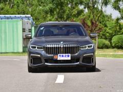 Обновленный спортивный костюм M760Li xDrive V12 2019 года 2019 facelifted M760Li xDrive V12 sports suit Фото 2 из 108