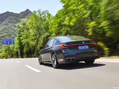 Обновленный спортивный костюм M760Li xDrive V12 2019 года 2019 facelifted M760Li xDrive V12 sports suit Фото 105 из 108