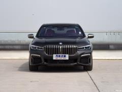 Обновленный спортивный костюм M760Li xDrive V12 2019 года 2019 facelifted M760Li xDrive V12 sports suit Фото 9 из 108