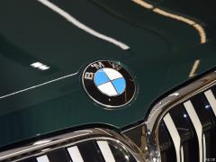 Обновленный спортивный костюм 740Li xDrive Executive M 2019 года 2019 facelifted 740Li xDrive executive M sports suit Фото 14 из 54