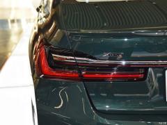 Обновленный спортивный костюм 740Li xDrive Executive M 2019 года 2019 facelifted 740Li xDrive executive M sports suit Фото 43 из 54