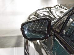 Обновленный спортивный костюм 740Li xDrive Executive M 2019 года 2019 facelifted 740Li xDrive executive M sports suit Фото 24 из 54