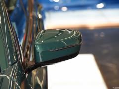 Обновленный спортивный костюм 740Li xDrive Executive M 2019 года 2019 facelifted 740Li xDrive executive M sports suit Фото 21 из 54