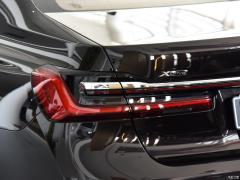 Фейслифтинг 750Li xDrive V8 2019 года в роскошном пакете 2019 facelift 750Li xDrive V8 luxury package Фото 75 из 89