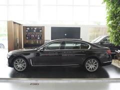 Фейслифтинг 750Li xDrive V8 2019 года в роскошном пакете 2019 facelift 750Li xDrive V8 luxury package Фото 4 из 89