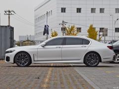 Обновленный спортивный костюм 750Li xDrive V8 M 2019 года 2019 facelifted 750Li xDrive V8 M sports suit Фото 4 из 81